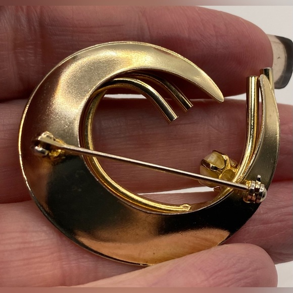 Gold Tone Faux Pearl Dimensional Brooch Vintage - Picture 7 of 7